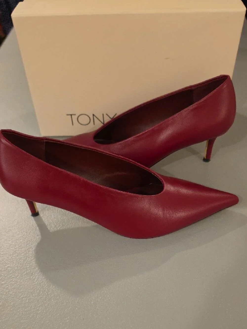 Tony Bianco Women's Bordeaux nappa  Leather Pumps  size 9.5 like new